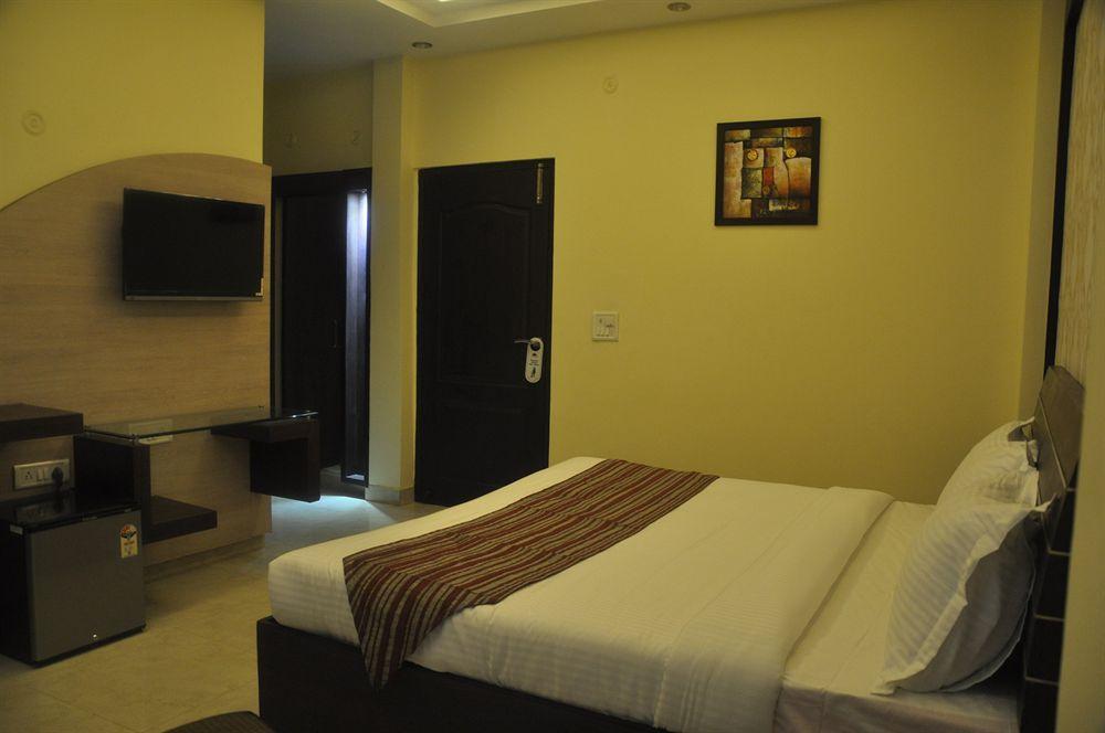 Hotel Mm Yellowuds Amritsar Extérieur photo