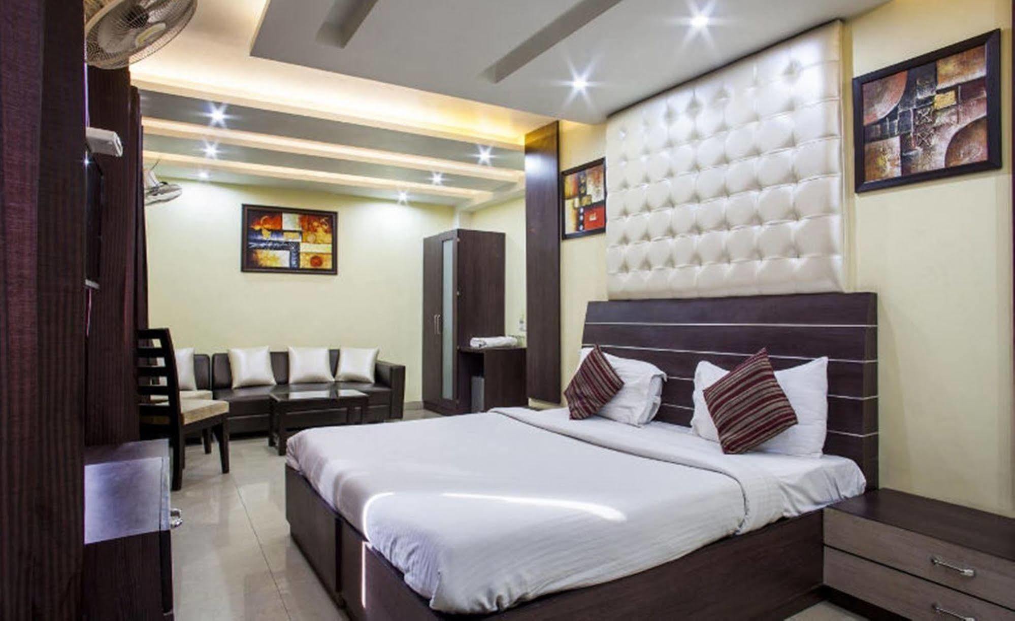 Hotel Mm Yellowuds Amritsar Extérieur photo